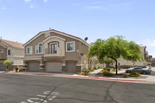 Photo #4: 2482863 Listing