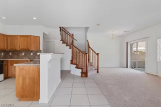 Photo #5: 2482863 Listing