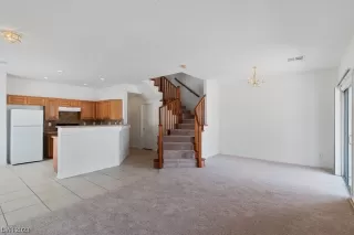 Photo #6: 2482863 Listing