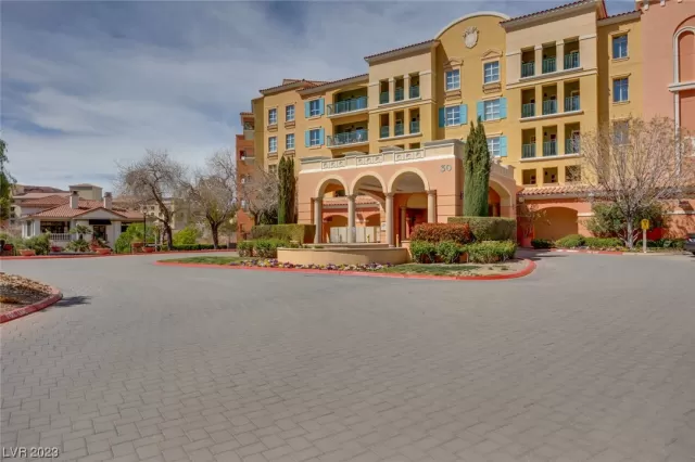 MLS: 2482873 Condo For Sale