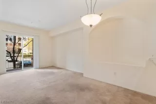 Photo #5: 2482883 Listing