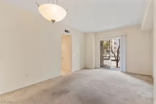 Photo #6: 2482883 Listing