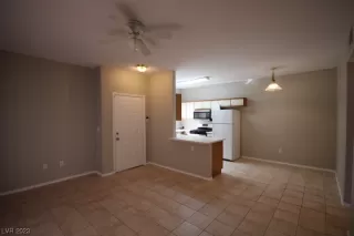 Photo #3: 2482884 Listing