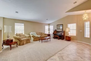 Photo #5: 2482949 Listing 