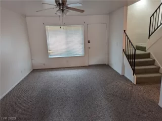 Photo #2: 2483009 Listing