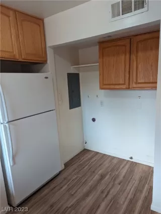 Photo #3: 2483009 Listing