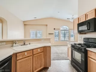 Photo #4: 2483013 Listing 