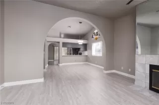 Photo #4: 2483023 Listing 