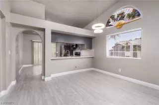 Photo #5: 2483023 Listing 