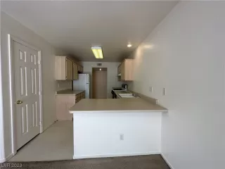 Photo #5: 2483036 Listing 
