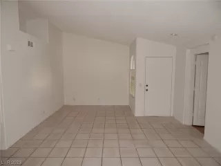 Photo #3: 2483041 Listing 