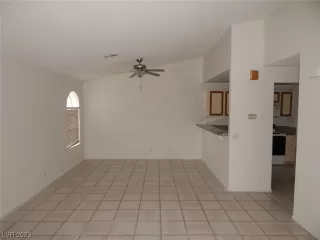 Photo #4: 2483041 Listing 