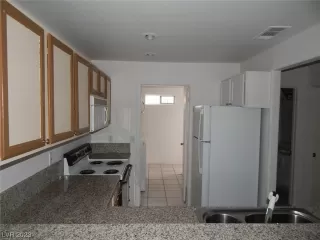 Photo #6: 2483041 Listing 