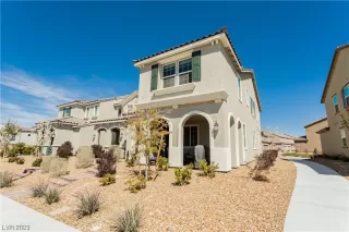 Photo #1: 2483043 Listing