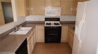 Photo #5: 2483052 Listing 