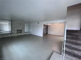 Photo #1: 2483087 Listing 