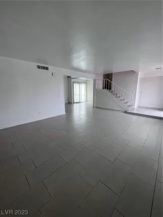 Photo #6: 2483087 Listing 