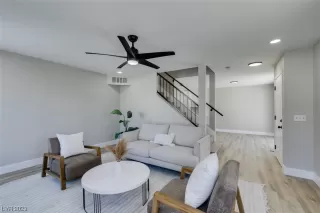 Photo #2: 2483123 Listing 