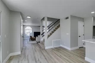 Photo #5: 2483123 Listing 