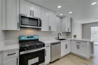 Photo #6: 2483123 Listing 