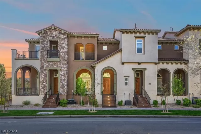 MLS: 2483133 Condo For Sale