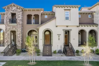 Photo #3: 2483133 Listing