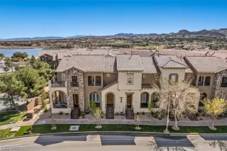 Photo #4: 2483133 Listing