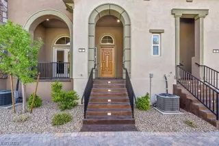 Photo #5: 2483133 Listing