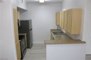 Photo #3: 2483136 Listing