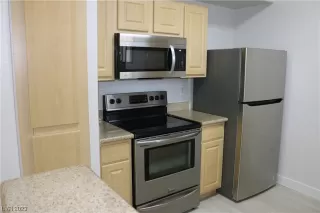 Photo #5: 2483136 Listing