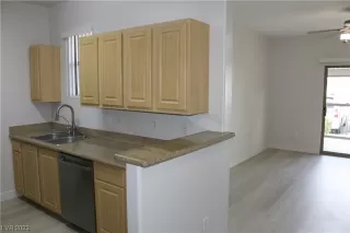 Photo #6: 2483136 Listing