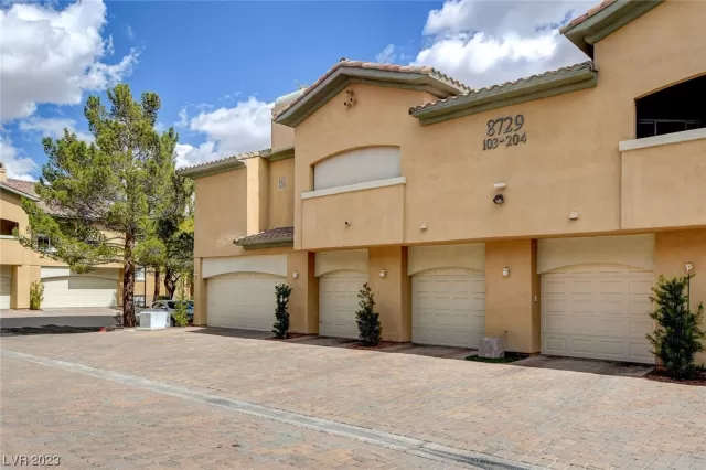 MLS: 2483147 Condo For Sale