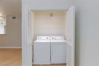 Photo #3: 2483163 Listing