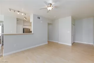 Photo #6: 2483163 Listing