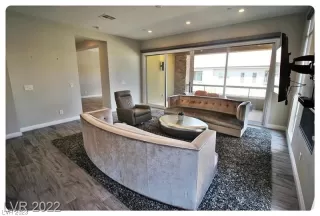 Photo #3: 2483191 Listing