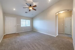 Photo #3: 2483196 Listing