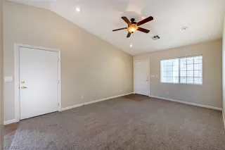 Photo #4: 2483196 Listing