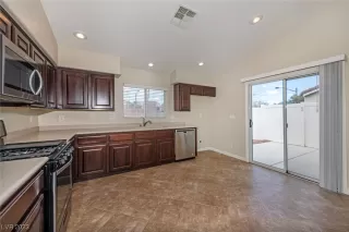 Photo #6: 2483196 Listing