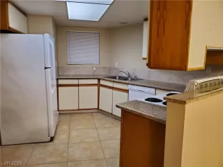 Photo #2: 2483213 Listing 