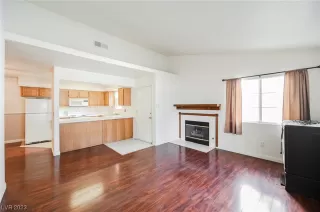 Photo #4: 2483218 Listing