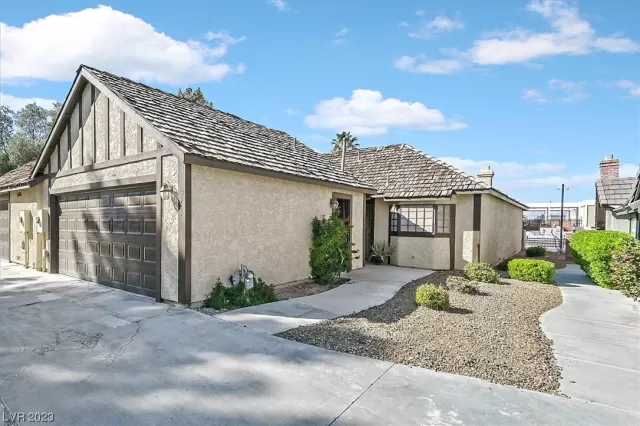 MLS: 2483229 Condo For Sale