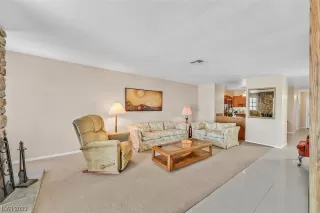 Photo #4: 2483229 Listing