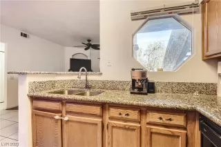 Photo #2: 2483238 Listing