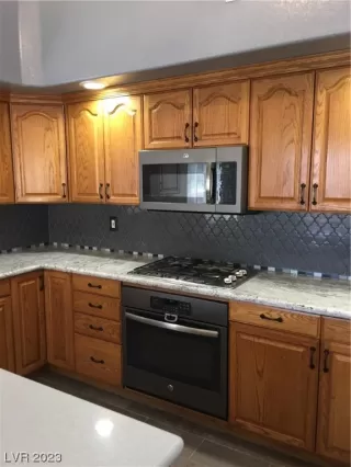 Photo #3: 2483240 Listing 