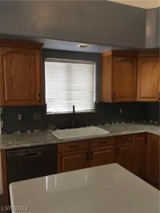 Photo #5: 2483240 Listing 