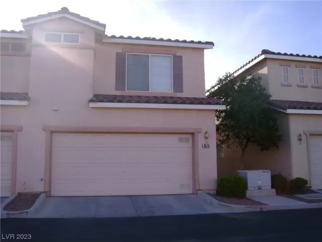 MLS: 2483319 Condo For Sale