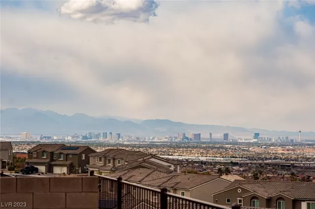 MLS: 2483378 Condo For Sale