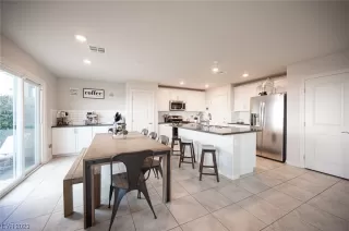 Photo #5: 2483378 Listing 