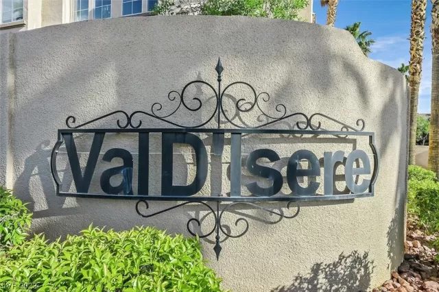 MLS: 2483392 Condo For Sale