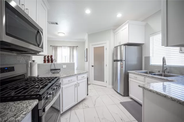 MLS: 2483404 Condo For Sale